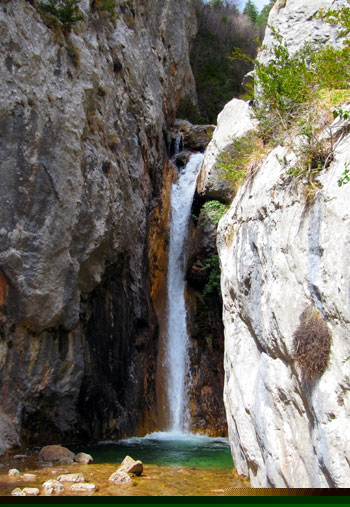 Salt de la Cua de Cavall als Empedrats Salt de la Cua de Cavall als Empedrats