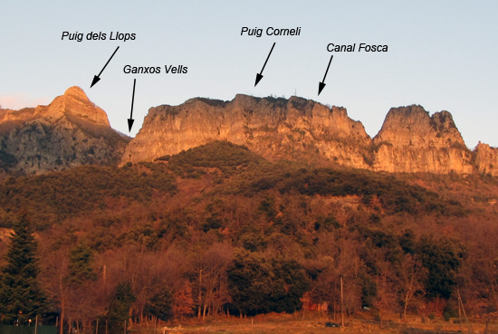Vista del cingle de Puig Corneli Vista del cingle de Puig Corneli